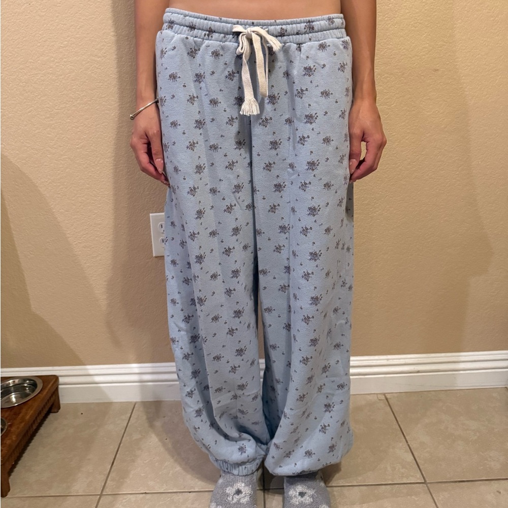 urban outfitters floral sweatpants